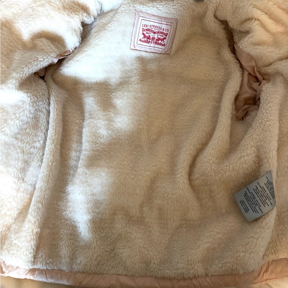 Levi's Light Pink Puffer Jacket with White Collar - Picture 8 of 9